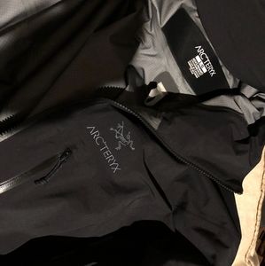 Arc'Teryx Men's Alpha SV Jacket